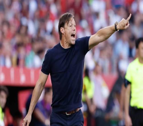 塞维利亚主帅：早知道球队现在这处境，我游泳也得赶来执教