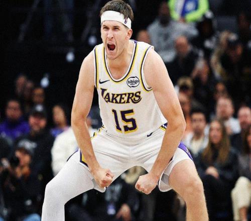 里夫斯51+11+9创NBA历史第1神迹，还刷爆纪录，詹姆斯东契奇缺战