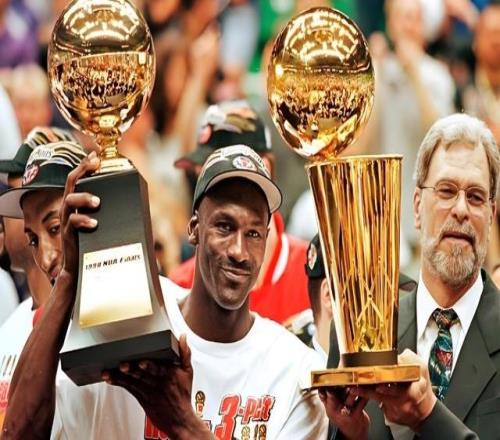 68胜卫冕军！8亿续约！年轻王朝能打破魔咒吗