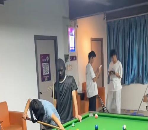 为什么打台球一定要穿黑丝？