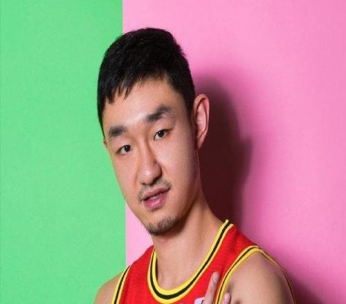 老东家不续约了！CBA关系户退役，打不上球还拿4年顶薪