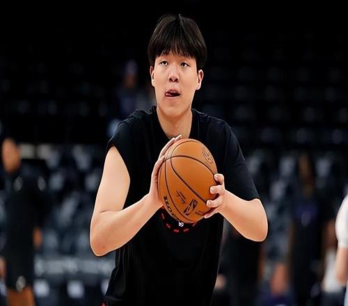 开拓者记者：杨瀚森需要适应开拓者的节奏并且跟上其他球员的速度