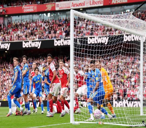 阿森纳近三个赛季英超通过角球打进32球，比其他队多至少12球