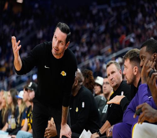 雷迪克：季前赛最后一战将模拟常规赛，主力可能会打到第四节