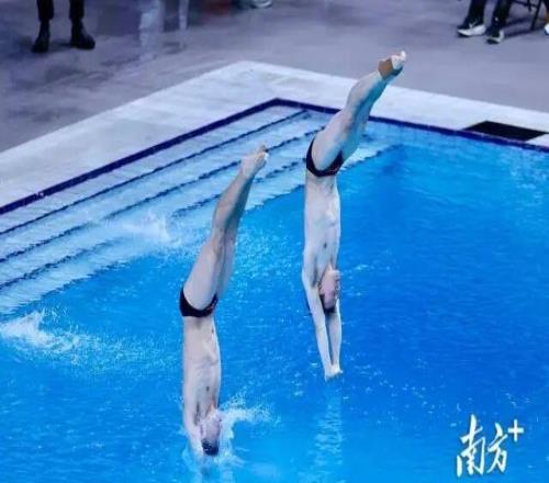 金牌+1，广东队谢思埸/黄博文跳水男子双人3米板夺冠