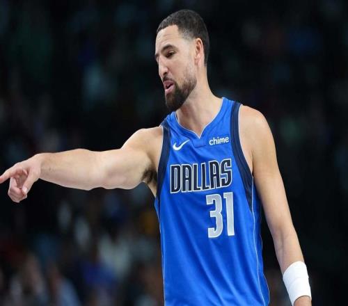 坏消息，克莱汤普森被列入伤病名单，将缺席对阵奇才的比赛