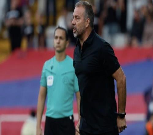 队报：巴萨的高压环境与西甲争议判罚让主帅情绪更易失控