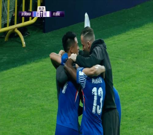 大破首尔！为中超守住尊严，亚冠大战：申花令人感动，拼至力竭！