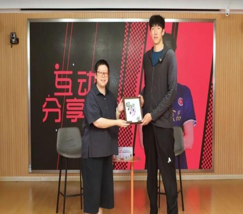 《我的冠军老师》——张哲嘉带领学生解锁排球魅力