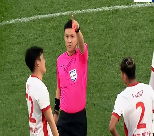 惨烈！亚泰客场逼平津门虎，27岁前国脚拼到虚脱，于根伟逃过一劫