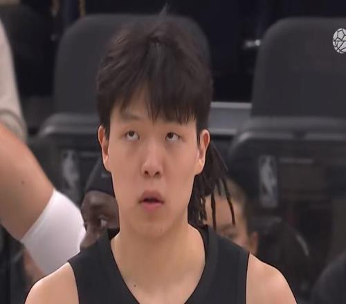 杨瀚森只打3分47秒赛季新低！却被美记质疑，遭遇美网友集体炮轰