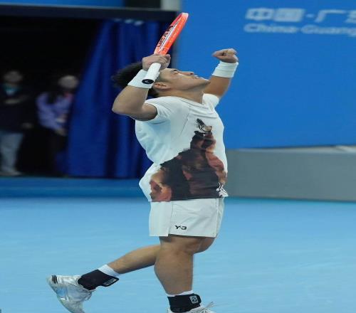 吴易昺兑现自己的豪言送蛋夺得全运会金牌，三次参加全运会终圆梦