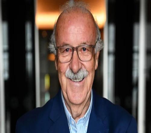 博斯克：西班牙是世界杯夺冠热门之一，但必须保持谦逊和谨慎