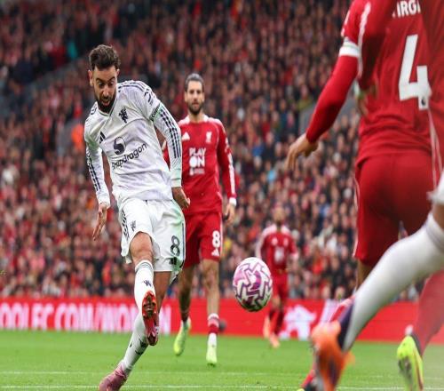 双红会上半场两队3次中柱，为0304赛季以来英超上半场第二多