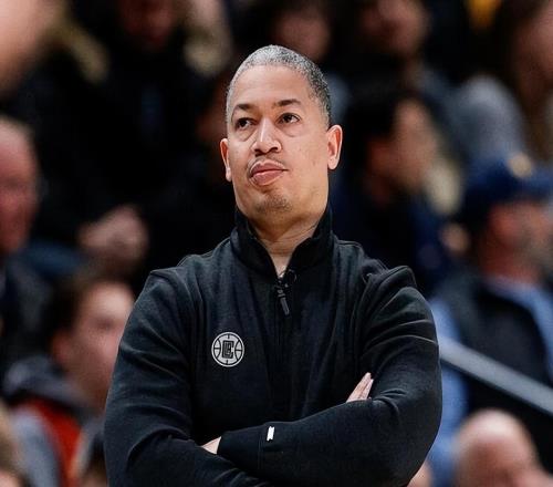 为何全网都在要求严查泰伦卢卢指导究竟有哪些骚操作