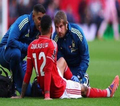 都体：道格拉斯路易斯受伤下场，让他符合买断条款更加困难