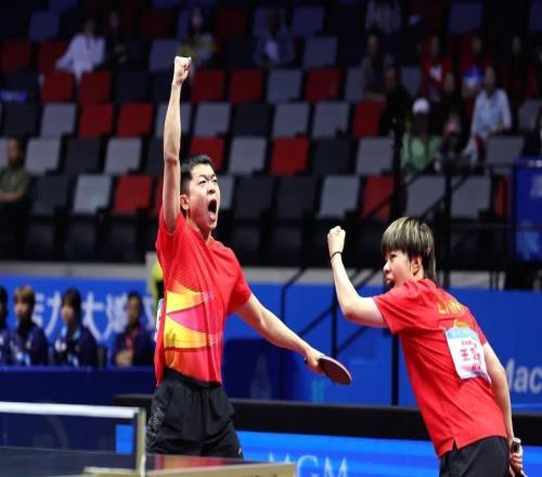 袁励岑/王艺迪收获全运会乒乓球混双铜牌