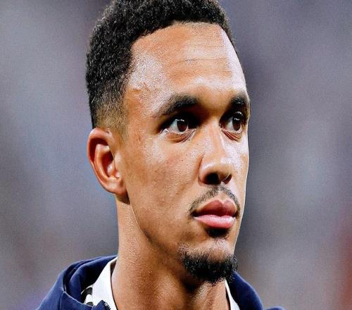 罗马诺：阿诺德有望在两周之内复出，目标是全力出战国家德比