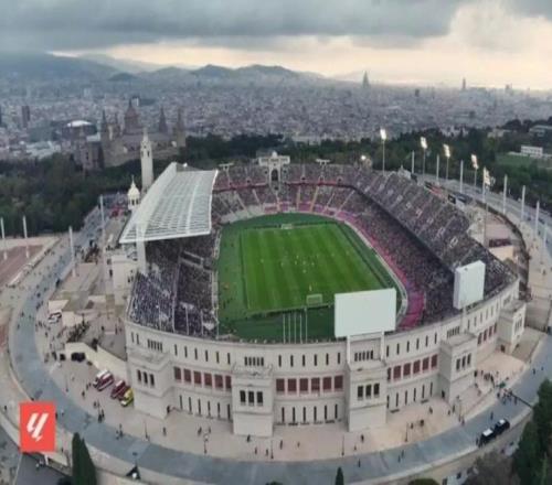 赫罗纳抗议西甲海外赛，对巴萨比赛开始后球员静站15秒