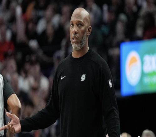 NBA开拓者主帅比卢普斯被捕当天执教揭幕战，中国球员杨瀚森完成首秀