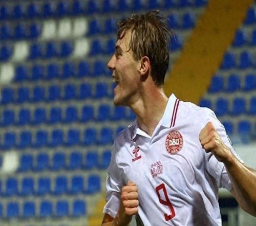 霍伊伦德持续发光，丹麦进一步接近世界杯，主帅赛后暗讽曼联