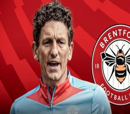 小蜜蜂主帅：对球队上半场表现非常不满，踢英超先得做好基础工作