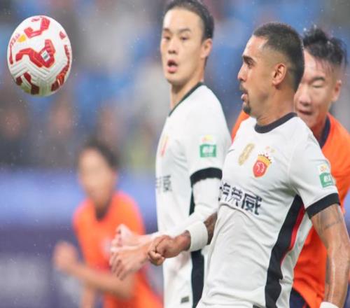 随着海港43，蓉城31，申花21，中超最新积分榜如下，前三差3分