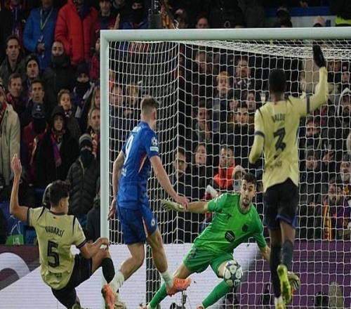 欧冠：阿劳霍染红切尔西3比0巴塞罗那