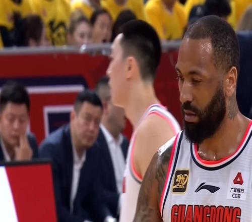 官宣！广东队正式惨遭重罚，吉伦沃特禁赛3个月，但可立功减免