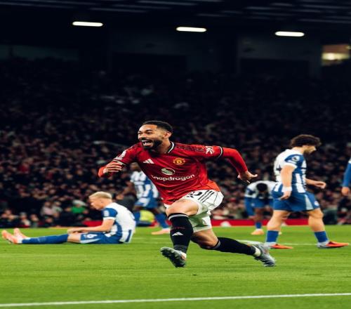 英超：曼联42布莱顿3连胜！库尼亚首球姆伯莫双响，胖虎传射建功