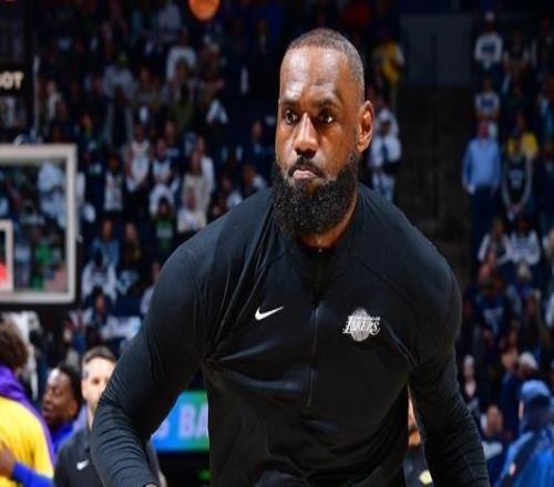 Shams：詹姆斯首次参与5V5对抗训练为复出首秀做准备