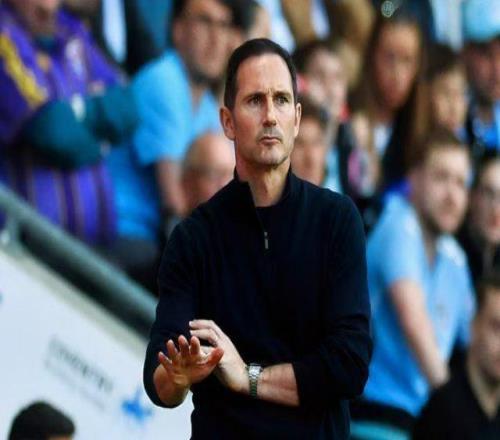 考文垂联赛不败，登顶英冠积分榜