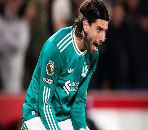 萨拉赫破球荒范迪克炮轰裁判！利物浦23小蜜蜂，造55年耻辱纪录