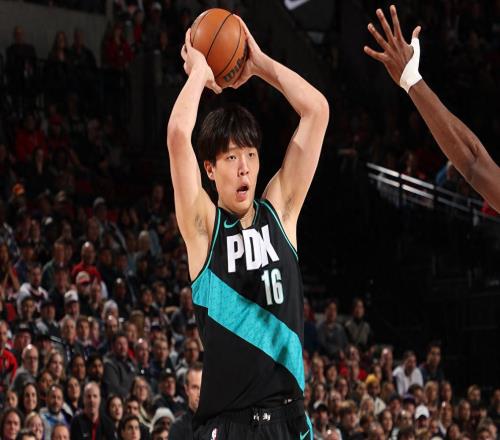 9分5板3助1帽0失误，杨瀚森最佳一战破纪录！1场顶5场喜迎4大改变