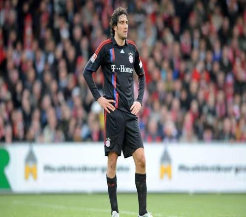 稳了拜仁近17次作为德甲领头羊对阵副班长全胜