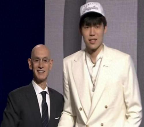 库里38分勇士被开拓者双杀，杨瀚森苦等球队摆烂