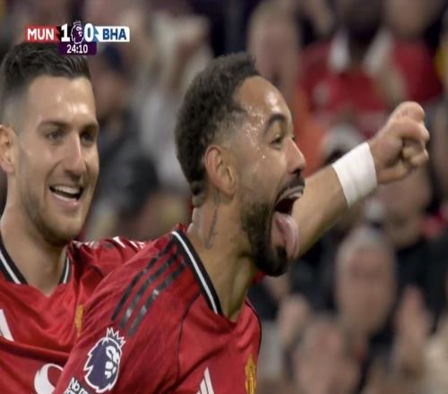 对阵布莱顿破门，马特乌斯库尼亚攻入曼联生涯首球