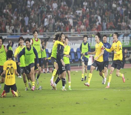 点球练三堂课收效显著，亚泰老臣导演下克上！泰州教练组降维打击