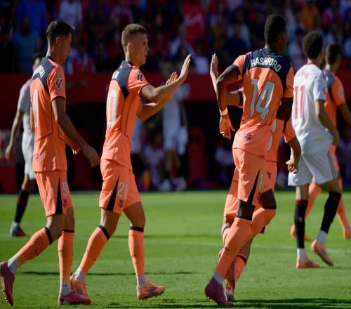 14！拉什福德西甲首球莱万点球不进巴萨爆冷2连败送皇马登顶