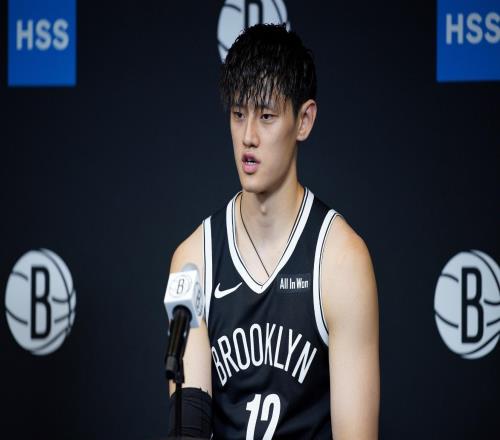 媒体人：曾凡博是否再去美国待定，中国赛能打10分钟就挺好