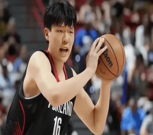 杨瀚森创新低各界说啥犯规+动作习惯被提及，苏群直指3隐患！