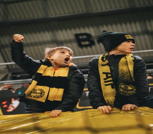 莱斯特城奇迹再现！白血病教练率队逆袭夺冠，小渔村人口仅1379人