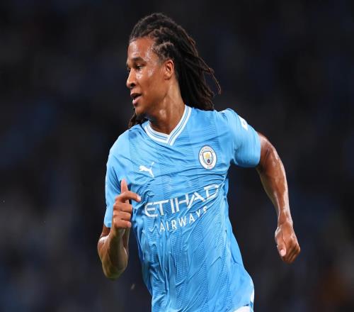 英媒：考虑到格伊的不确定性，水晶宫有意向曼城求购阿克