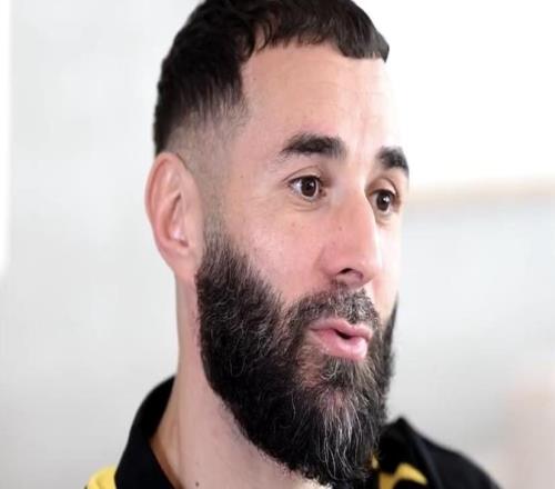 本泽马：阿隆索做不了什么，皇马球员要更多考虑团队而不是自我