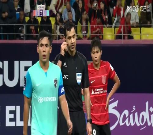 外战外行！中超领头羊亚冠垫底，遭轻视：对手门将禁区外玩起传控