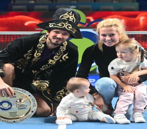 从冠军荒到幸福加冕：梅德韦杰夫的重生之路