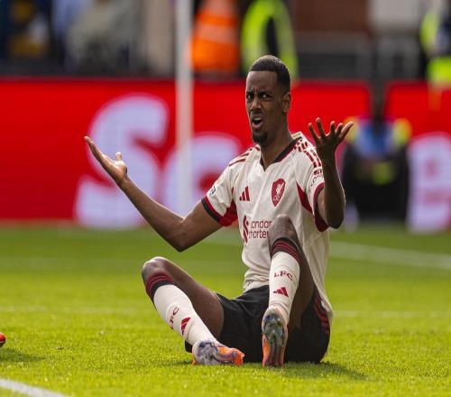 真亏了一个代号007，一个带国家队垫底，红军两大标王要成水货