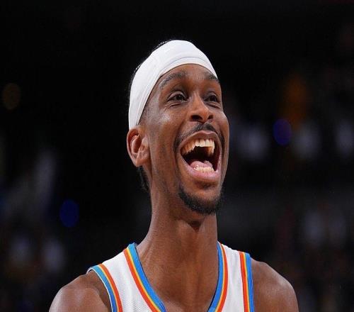 游刃有余，24次出手仅丢4球！新科FMVP再升级