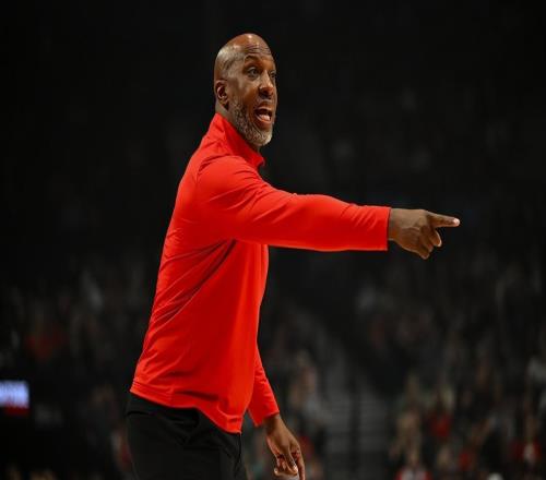 NBA教练变情报贩子！比卢普斯涉操控比赛案件，波特兰开拓者蒙羞