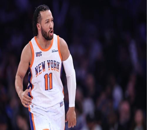 布伦森：迈克布朗在季前赛的执教非常成功，我们一直在进步